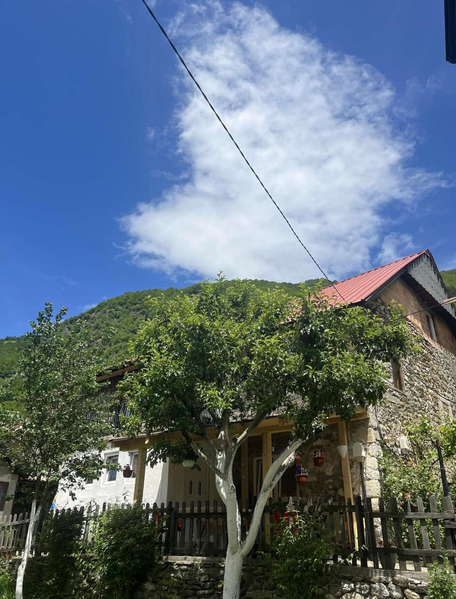 Vuthaj Guest House Guri מראה חיצוני תמונה