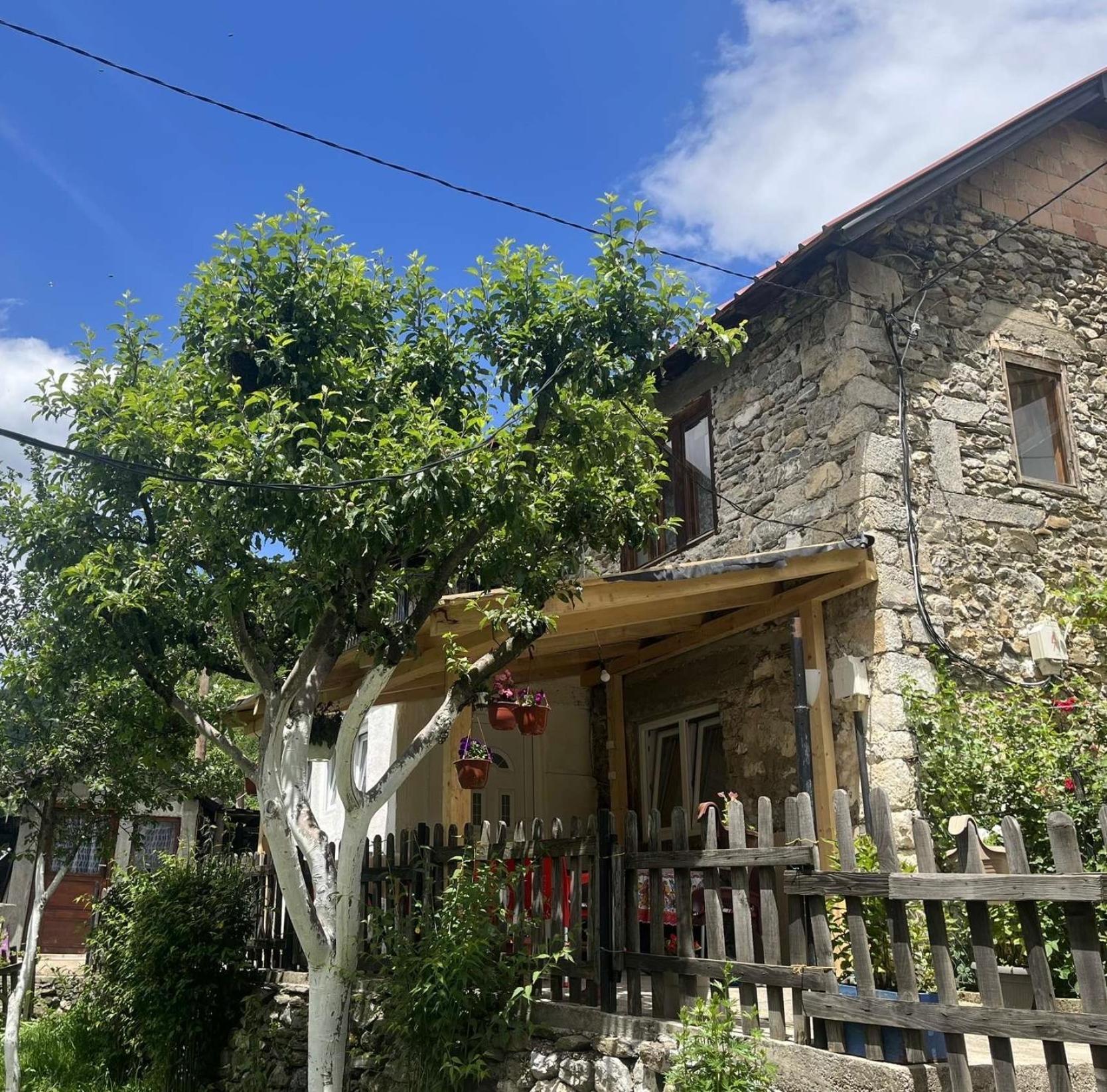 Vuthaj Guest House Guri מראה חיצוני תמונה