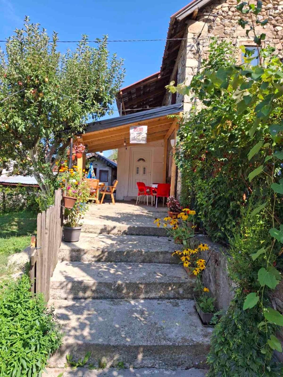 Vuthaj Guest House Guri מראה חיצוני תמונה